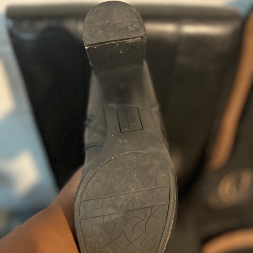 Dress boots
